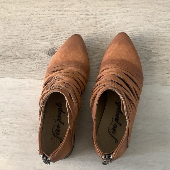 Free People Lost Valley Bootie booties size 37 Distressed - Picture 11 of 13